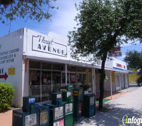 Clipper Jacks Hair Salon - Hollywood, FL