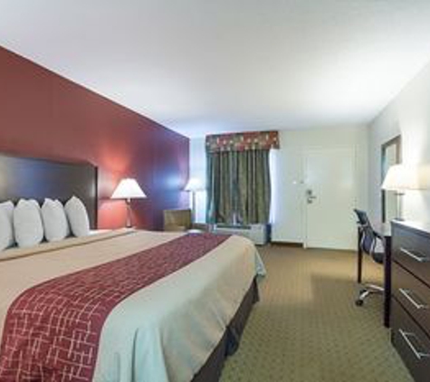 Red Roof Inn - Addison, TX