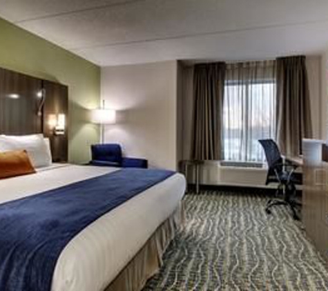 Best Western Plus New Englander - Woburn, MA