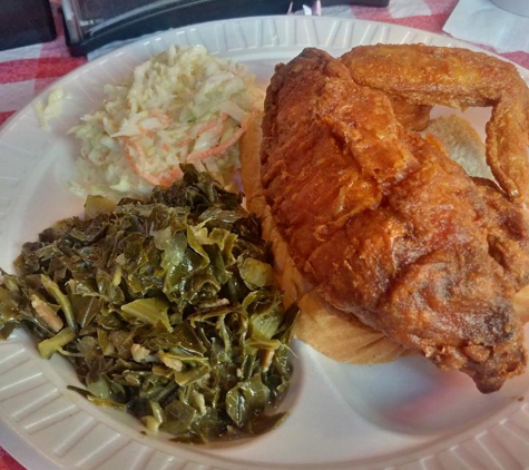 Gus's World Famous Fried Chicken - Saint Louis, MO