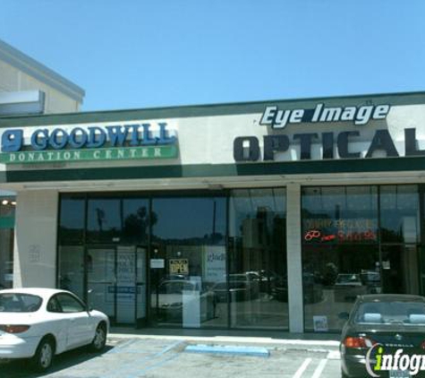 Goodwill Stores - Tarzana, CA