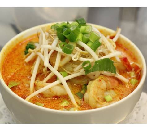 Rose Garden Thai West - Dubbo, NSW. Laksa Curried Noodle Main Course at Rose Garden West Dubbo