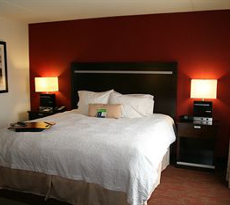 Hampton Inn - Romulus, MI