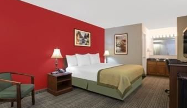 Baymont Inn & Suites - Brunswick, GA