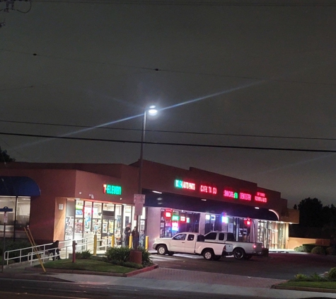 7-Eleven - Santa Ana, CA