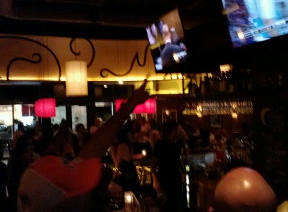 Bar Louie - Miami, FL