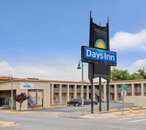 Days Inn by Wyndham Albuquerque Downtown - Albuquerque, NM