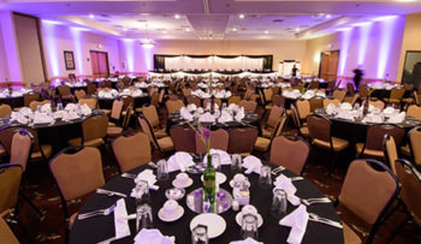 Ramada by Wyndham Sioux Falls Airport-Waterpark & Event Ctr - Sioux Falls, SD