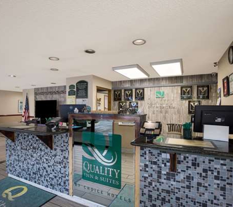 Quality Inn & Suites Medford Airport - Medford, OR