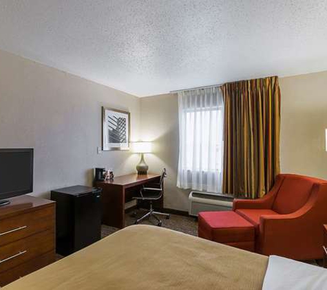 Comfort Inn - Waverly IA Hotel - Waverly, IA