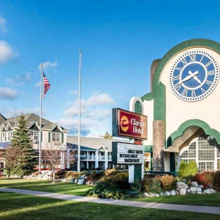 Clarion Hotel Beachfront Mackinaw City - Mackinaw City, MI