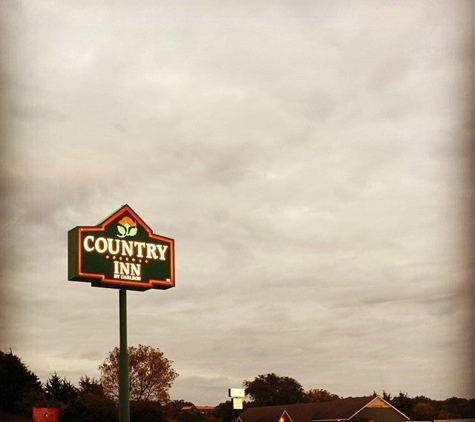 Country Inns & Suites - Decorah, IA