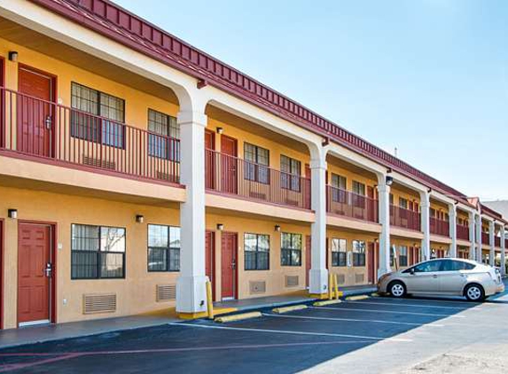 Quality Inn near Casinos and Convention Center - Bossier City, LA