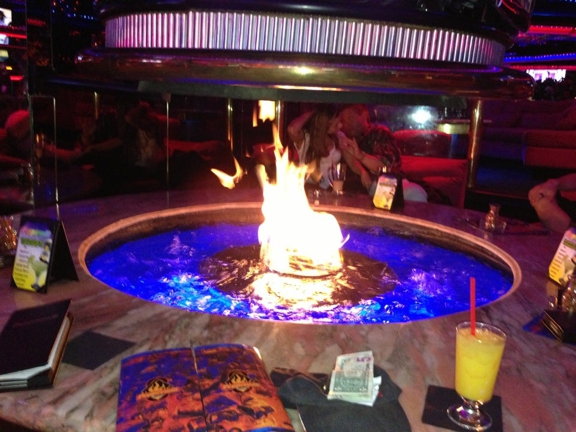 Peppermill's Fireside Lounge - Las Vegas, NV
