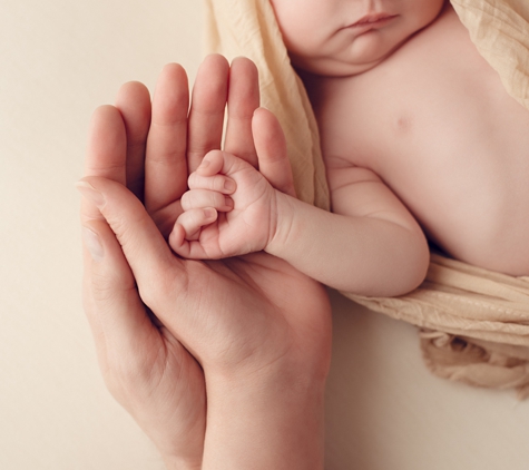 Vera Magee Photography - Thompsons Station, TN. Family Newborn Photo session in Franklin TN Baby photographer Newborn photo session Newborn session Spring Hill TN