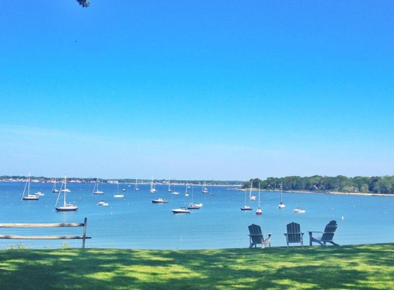 Dering Harbor Inn - Shelter Island Heights, NY