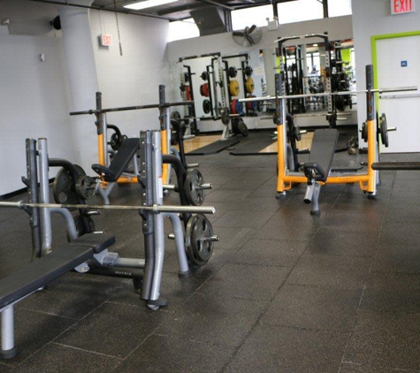 Life Health and Fitness - Long Island City, NY