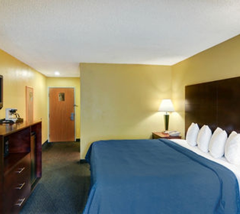 Quality Inn & Suites - Grand Prairie, TX