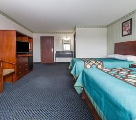 Super 8 by Wyndham Sacramento North - Sacramento, CA