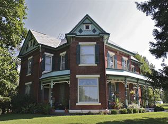 The Nauvoo Grand Bed & Breakfast - Nauvoo, IL