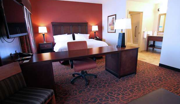 Hampton Inn & Suites Grand Forks - Grand Forks, ND