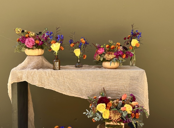 English Garden - Westlake Village, CA. Fall flower arrangements and bud vases