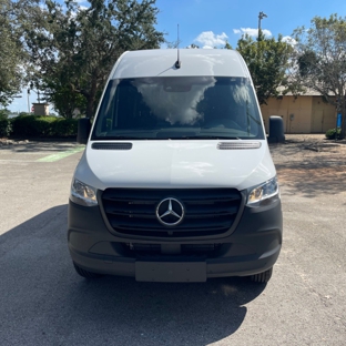 Carl's Van Rental - Orlando, FL