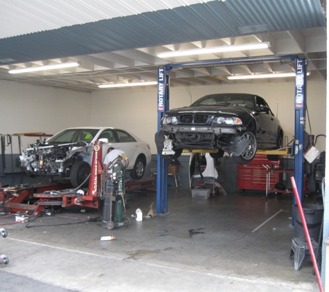 E & A Auto Body - Bellflower, CA