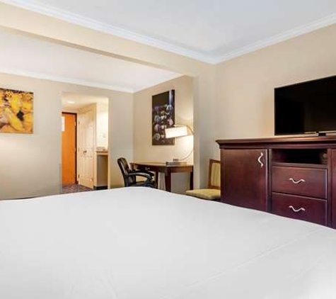 Comfort Inn & Suites New Orleans Airport North - Kenner, LA