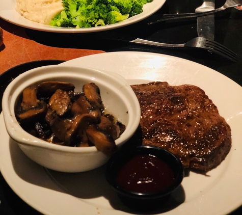 LongHorn Steakhouse - Davie, FL