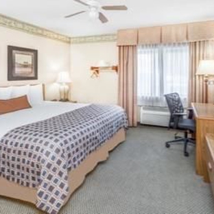 Baymont Inn & Suites - Champaign, IL