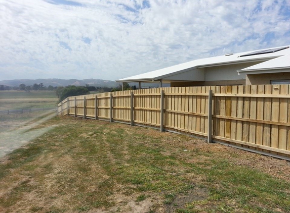 D & T Fencing Contractors - Traralgon, VIC