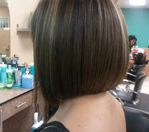 Alejandra Jim Hair Color Specialist - Pembroke Pines, FL