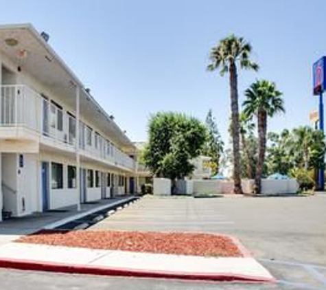 Motel 6 - Bakersfield, CA