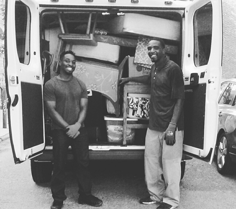 Move Crew LLC - New Castle, DE. Helping a college student load her uhaul van #movinghelp #localmovers #collegemovers