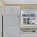 Colonial Court Apartments - Apartments