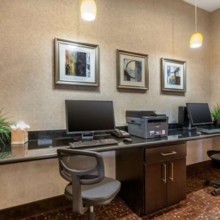 Best Western Plus Lytle Inn & Suites - Lytle, TX