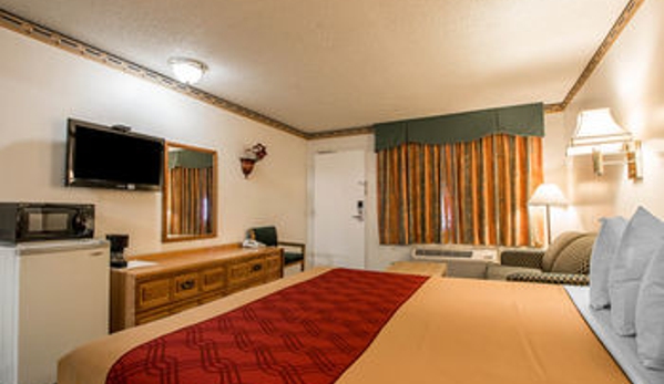 Econo Lodge - Anaheim, CA