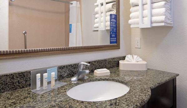 Hampton Inn & Suites Bakersfield/Hwy 58, CA - Bakersfield, CA