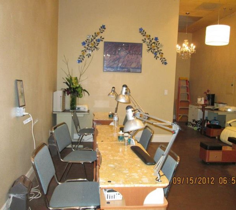 Glamour Nails & Spa - Petaluma, CA