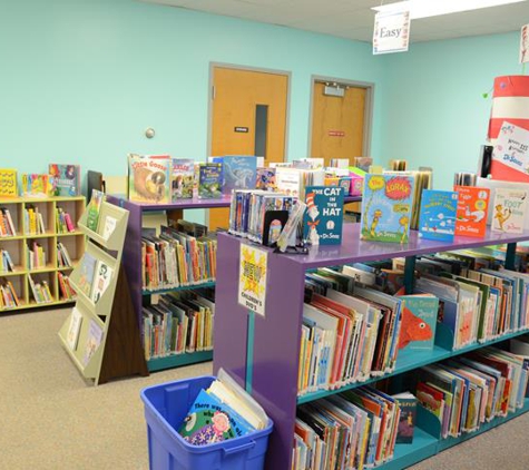 Mackinaw District Public Library - Mackinaw, IL