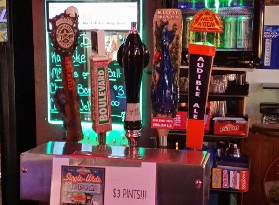 Frackie's Pub & Grub - Davenport, IA