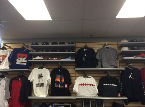 Hibbett Sports - Charleston, SC