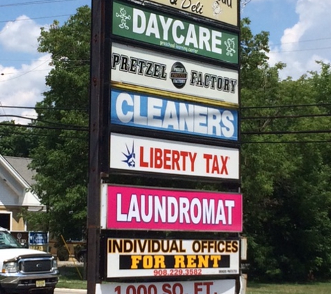 Suzie Clean Laundromat - Hackettstown, NJ