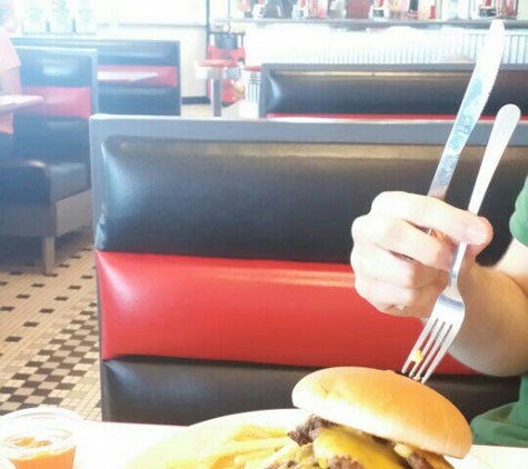 Steak N Shake - Lake In The Hills, IL