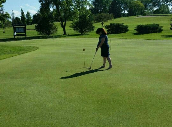 Crystal Woods Golf Club - Woodstock, IL