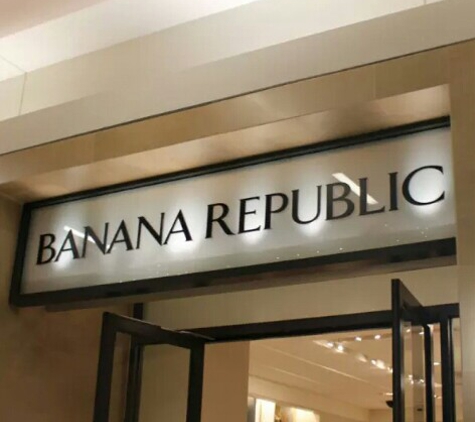 Banana Republic - Canoga Park, CA. Very fashionate styles