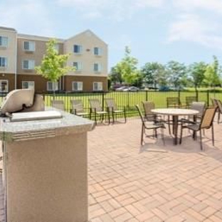 Baymont Inn & Suites - Green Bay, WI