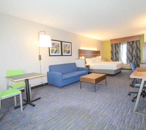 Holiday Inn Express & Suites Charleston-North - North Charleston, SC