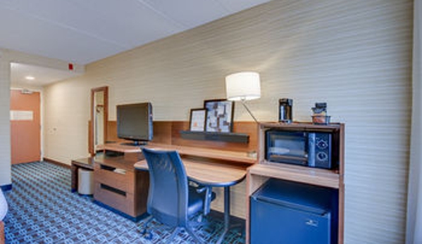 Fairfield Inn & Suites - Woburn, MA